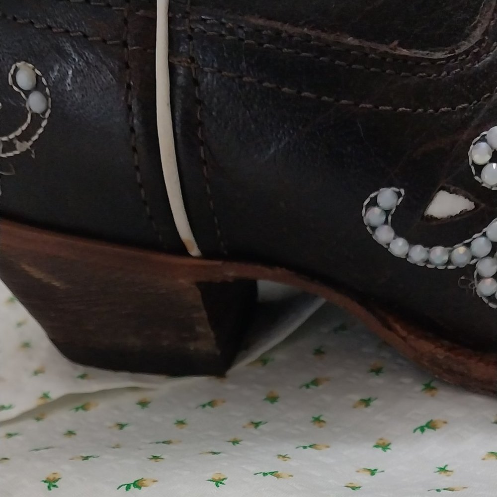 2947 Size 6B Leather Embellished Boots - Picture 4 of 12